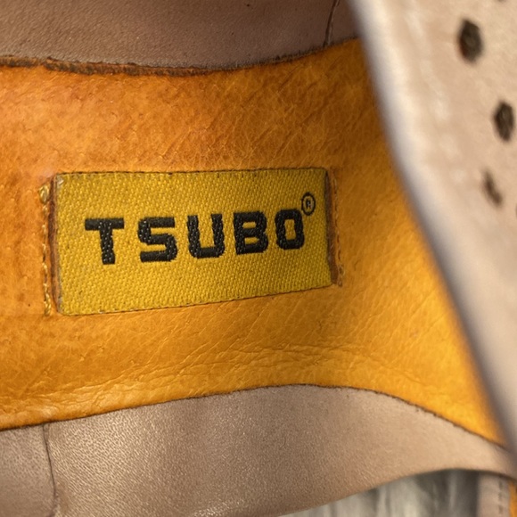 Tsubo Casius Leather Heels in Putty, Size 7 - Picture 9 of 17